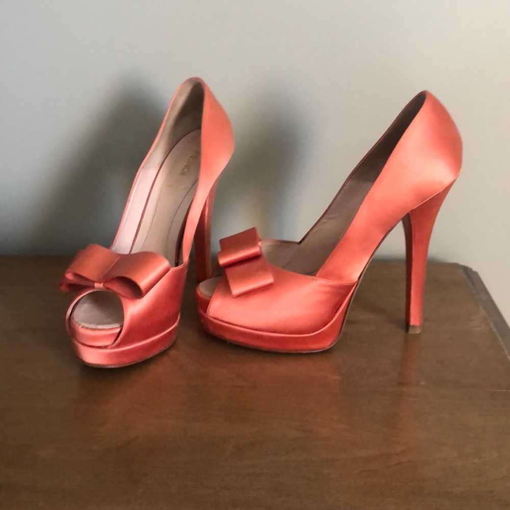 Fendi size 37 heels